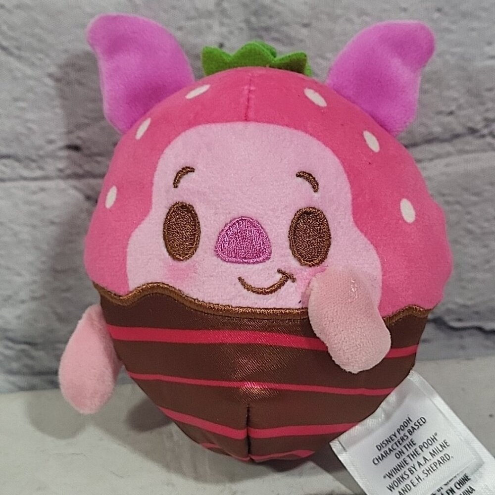 Disney Parks‎ Munchlings Piglet Strawberry Dip Chocolate Fruity Scented Plush